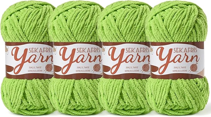 4 Pack Fluffy Velvet Yarn for Crocheting，Baby Blanket Yarn for Crocheting Soft，200g(262.4yds) Amigurumi Yarns，Plush Chenille Crochet Yarns，Puzzle Yarn for Crochet Weaving Craft(4 Grass Green)