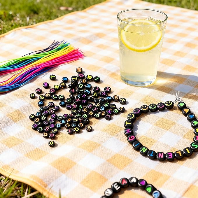 nikkiGuo 1250 PCS Letter Beads Kit with Elastic Cord – Alphabet A–Z, Numbers, Heart, Moon, Star, Smiley Beads for Friendship Bracelets & DIY Jewelry (Black Beats & Colorful Letters)