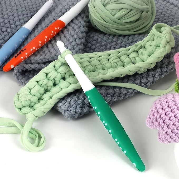 Looen Ergonomic Crochet Hook Set, 6 Pack with Soft Grip for Comfortable Knitting, Large Crochet Hooks for Chunky Yarn, Crochet Accessories & Tools for Crafters, Sizes include 6mm 7mm 8mm 9mm 10mm 12mm