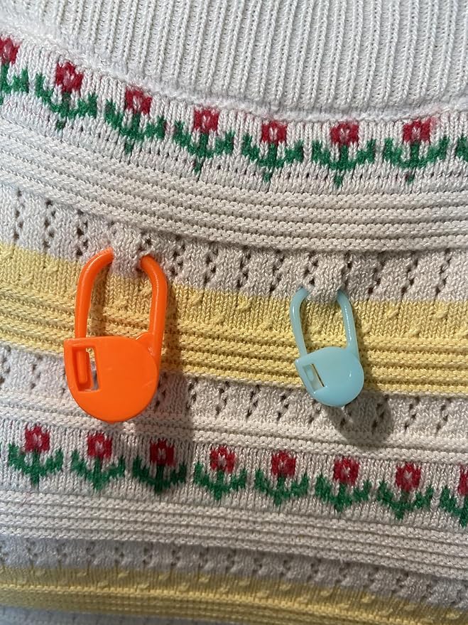 90 Pieces - Standard & Jumbo Locking Stitch Markers Crochet Knitting Markers Set- Stitch Pins, Plastic Safety Pins, Row Stitch Counter for Clips Yarn