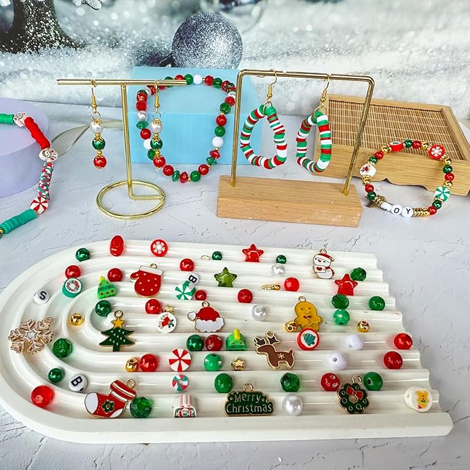3140PCS Christmas Beads for Bracelets Jewelry Making Kit, Christmas Tree Snowflake Charms, Red Green Xmas Clay Beads Assorted Acrylic Crystal Round Pearl Star Spacer Bead for DIY Crafts Necklace