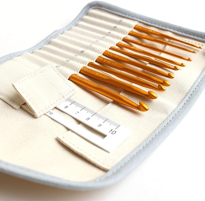 Clover Crochet Set 43-405 Crochet Set 10 Crochet Needles 3 Mini Scissors Knit Gauge Crochet Case