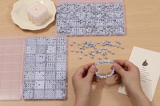 730pcs Square Letter Beads, 28 Styles Friendship Bracelet Kit, 6x6 mm Acrylic Alphabet Beads for Bracelet and Jewelry Making(White and Black)