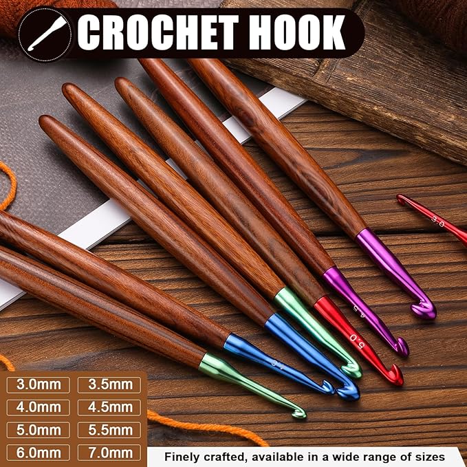 Giwrmu Crochet Hooks, 4.5mm Ergonomic Crochet Hook, Available in 3mm-7mm, Colored Aluminum Crochet Hook with Wooden Handle Crochet Needle for Crocheting Yarn