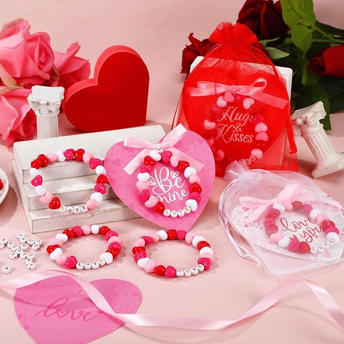 Kigeli 24 Set Valentine's Day Bead Wristband Craft Kit, Valentine Bracelet Crafts, DIY Heart Bracelet Making Kit, Exchange Romantic Art Craft Gifts, Valentines Decor for Party Favor Activity