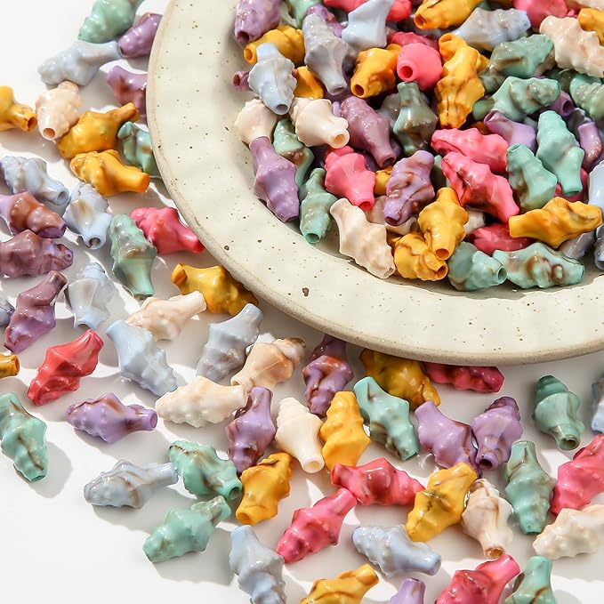 200pcs Acrylic Seashell Beads Ocean Sea Theme Conch Charms Summer Hawaii Beaded for Jewelry Making Beading Kit Bracelets DIY Supplies (Conch)