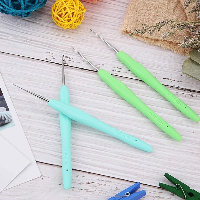 4 Pcs Dreadlock Crochet Hooks for Hair 0.5 mm 0.75 mm Dreadlock Crochet Needle Tools for Locs Braid Hair Weaving Craft Accessories