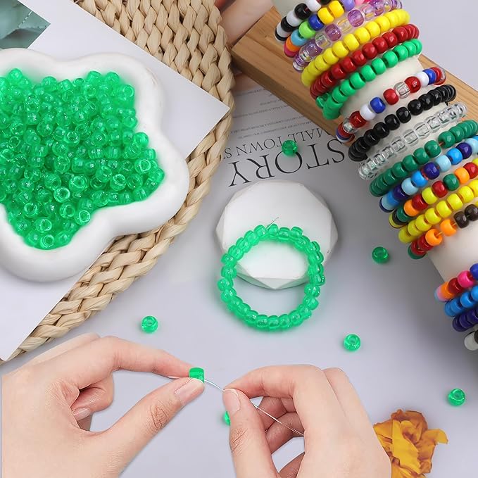 Plastic Pony Beads, 1000 Pcs, 6x9mm, for Bracelet, Hair Braiding, Friendship Bracelets, Jewelry Making (Green Glitter)