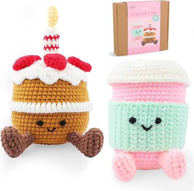HOUSE CREATIVITY Crochet Kit for Beginners – Create a Cute Cake & Coffee Scene, Amigurumi Crochet Starter Kit with Video Tutorial, Yarn & Hook, DIY Dessert Desk Decor for Coffee Lovers