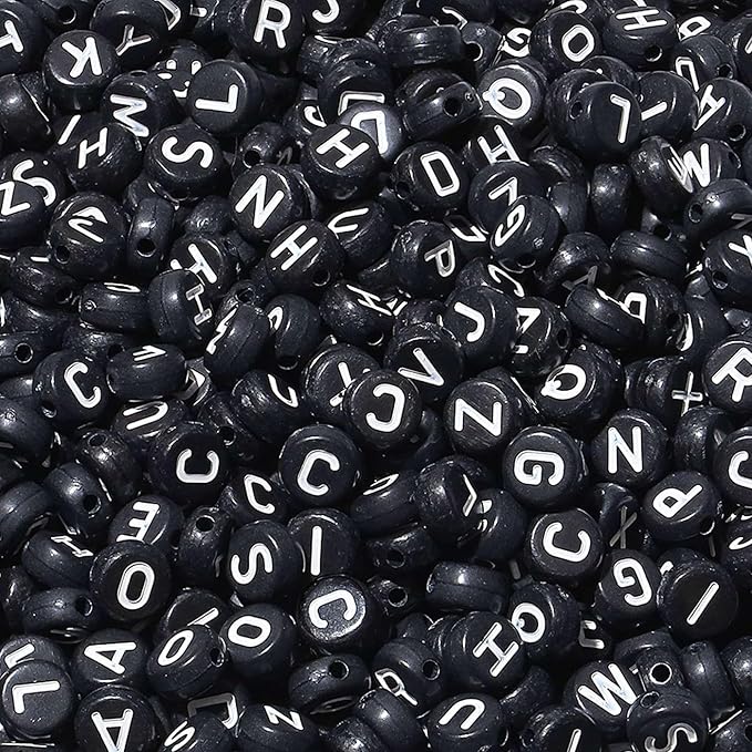 LAIDANLA 1500PCS Acrylic Letter Beads Alphabet White Letters Black Round Bead 7×4mm for Jewelry Bracelets Necklaces Key Chains Making