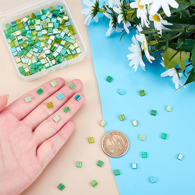 NBEADS 240 Pcs 8 Colors Green 2-Hole Beads, 5 * 5mm Glass Seed Beads Rectangle Loose Beads for Christmas Jewelry Design Necklace Bracelet Earring Making, Light Green