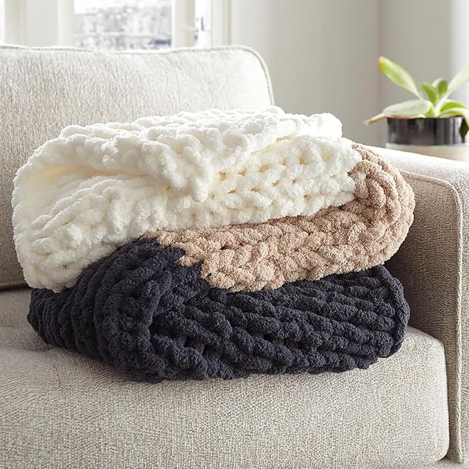 Super Soft Chunky Chenille Yarn – 8 Skeins × 8 oz (25 Yards Each) Jumbo Bulky Yarn for Crochet & Hand Knitting Blankets, Sweaters, Cushions, DIY Projects (Sea Foam)