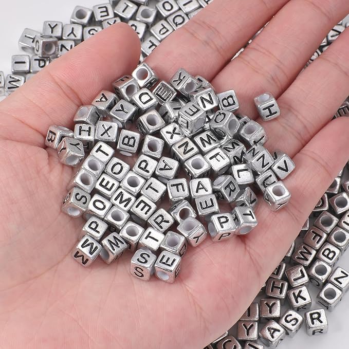 Yochus 1000pcs Round or Square Acrylic Letter Beads Number 4x7mm Alphabet A-Z Bead Friendship Bracelets Jewelry Making Kit for Teen Gifts (Silvery-Cube)