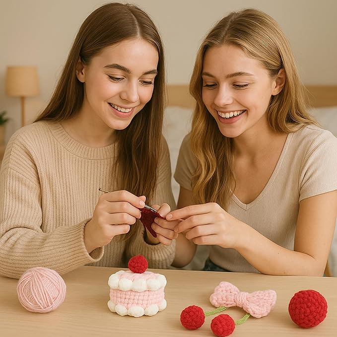 HOUSE CREATIVITY Crochet Keychain Kit for Beginners – Make 2 Cute Cake & Bow Charms, Amigurumi Crochet Starter Kit with Video Tutorial, Yarn & Keyring, DIY Bag Charm Gift