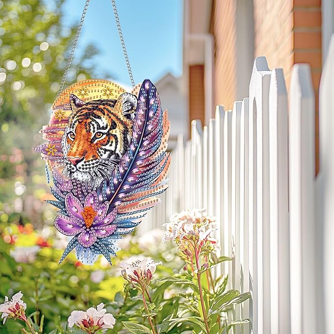 Wergund DIY Tiger Diamond Art Hanging Kits, Hanging Diamond Art Animal, Acrylic Special Shaped Rhinestone, Window Hanging Pendants for Home Wall Garden Front Door Outdoor Decor Gift(Tiger)