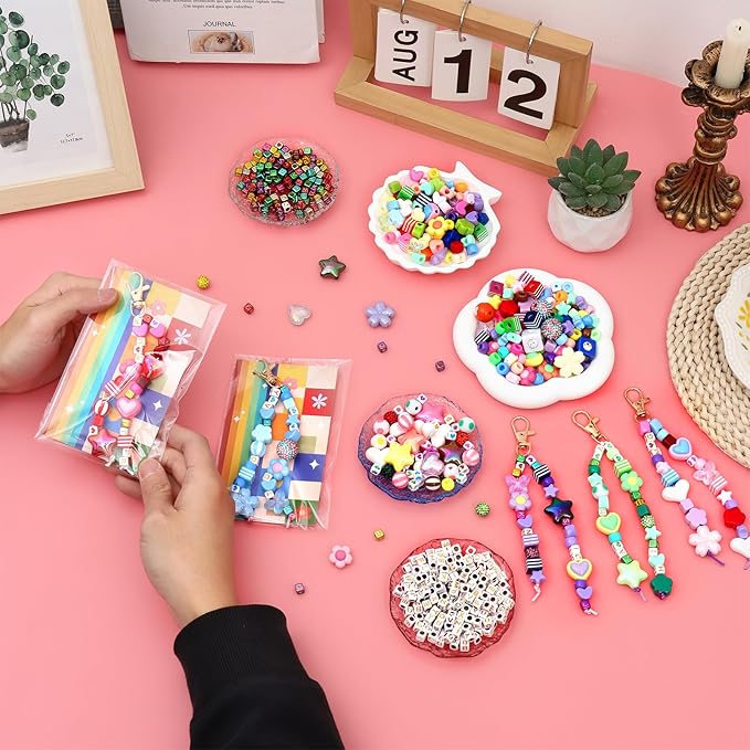 ASTNIC 618 Pcs Keyring Making Kit with Keychain, Letter Beads & Pony Beads for Phone Charm, DIY Beaded Keychain Making Kits for Bag Charm, Personalised Gifts for Women, Jewelry Making Kit