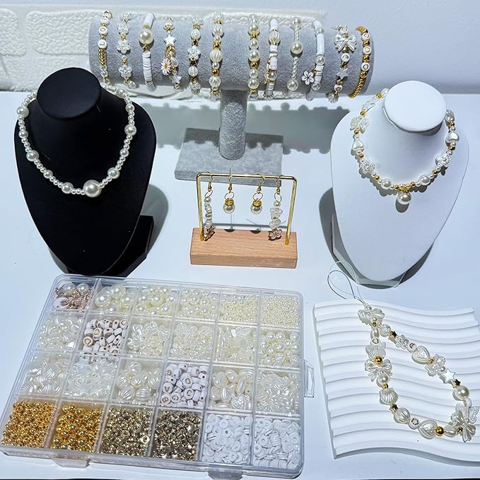 1680pcs Assorted Pearl Beads Bracelet Making Kit, Flower Bow Butterfly Star Heart Cly Bead Letter Gold Spacer Bead Kawaii Aesthetic Acrylic Cute Beads Charms for Jewelry Bracelet Making DIY Necklace