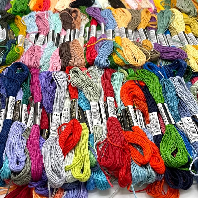 Bracelet String Kits, 200 Colors Rainbow Color Embroidery Thread, Cross Cotton Stitch Embroidery Thread, Bracelet Yarn with 20 Plastic bobbins(200 Color)
