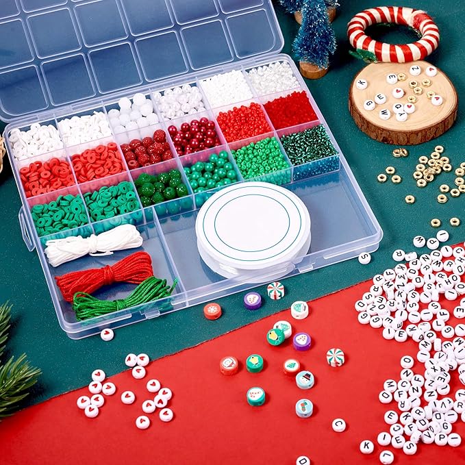 FASHEWELRY Christmas Beads Bracelet Making Kit, 18 Style Christmas Crystal Beads Red Green Clay Beads Acrylic Pony Beads Letter Beads with Elastic Cord for Xmas Jewelry Making Supplies