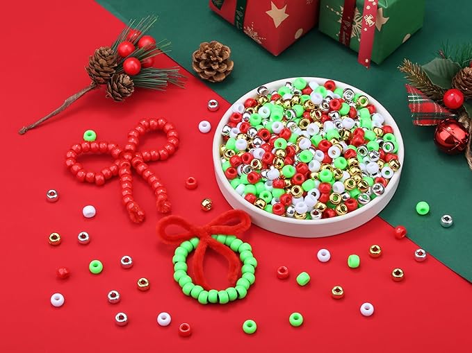 1000 Pcs Christmas Pony Beads Plastic Bead for Bracelets Christmas Beads for Jewelry Making Red Green White Gold Silver Pony Bead for Crafts Suit for 14 Years of Age and Older