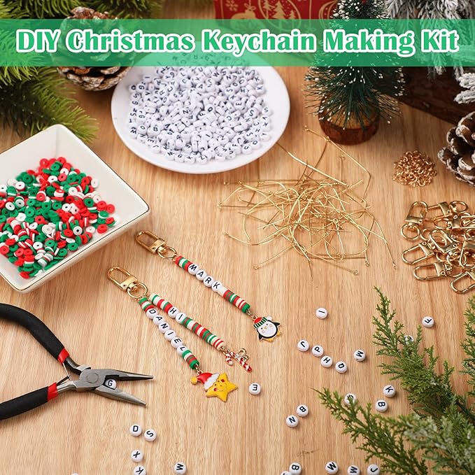 Tondiamo 2823 Pcs Christmas Bead Keychain DIY Craft Making Kit Christmas Key Ring Charms Letters Beads String for Xmas Gift Jewelry Key Ring Backpack Accessories