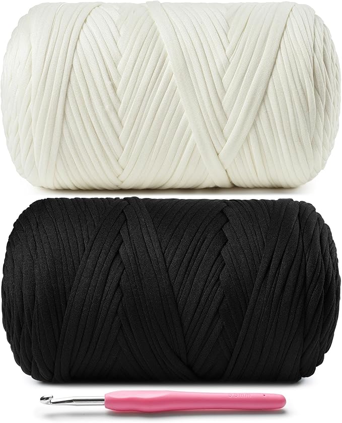 2 Pack Elastic Fabric T Shirt Yarn for Crocheting,Beginner Crochet Yarn with Polyester Spandex Blend,Total 800g/228yds Soft Tshirt Yarn for Crochet Crafts/Bags/Baskets(White+Black)