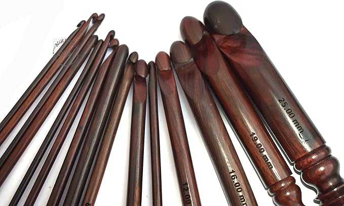 BLUE DUTCH ARTS Rosewood Crochet Set of 15 Hooks Crochet Hooks Ergonomic Soft Grip 3.5 MM to 25 MM, Wooden Crochet Hooks for Knitting Size Engraved