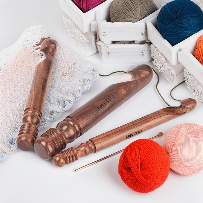 3 PCS Large Crochet Hook Set, Ergonomic Crochet Hooks with Soft Grip Handles, Huge Crochet Needles for Crocheting Thick Blanket and Extra Bulky Yarn Projects (15,20,25MM)
