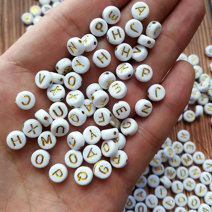 Amaney 2000pcs Letter and Gold Spacer Beads Kit for DIY Bracelet Necklace Craft Jewelry Making