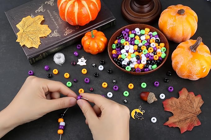 Sahoottie 640 Pcs Halloween Pony Beads Charms for Bracelet Necklace Earring Jewelry Making Kit, Halloween Beads, DIY Crafts for Gifts Party This Product is Suitable for Ages 14 and Above