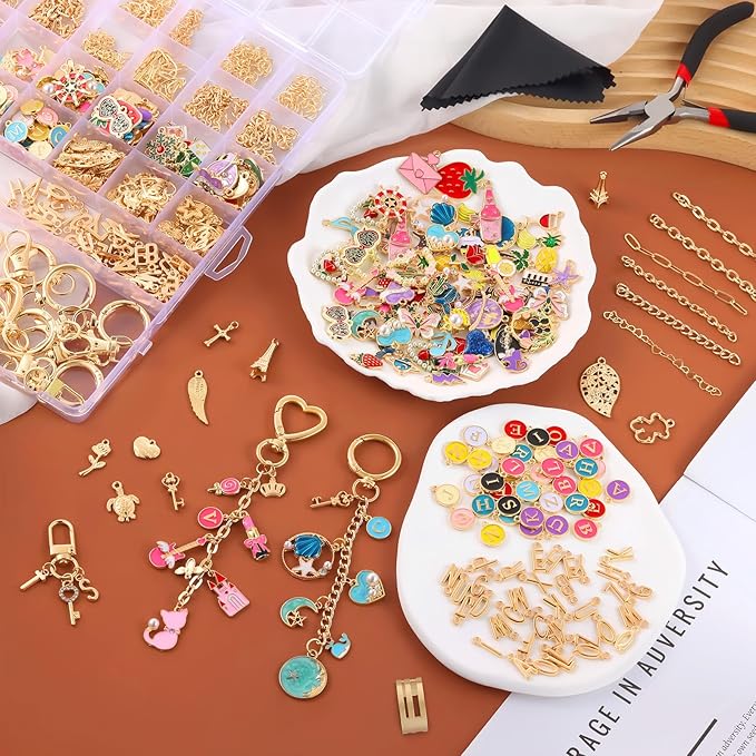 Zefy 552Pcs Charms Lip Gloss Keychain Making Kit, Gold Bag Charm Kit, Including 214 Charms 24 Key Chain Clips with Organizer Box, DIY Craft Supplies for Jewelry Making and Gifts
