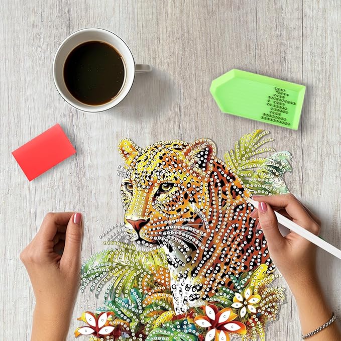 SENQAO Leopard Diamond Art Hanging Kit for Adult, Special Shaped Rhinestone, DIY Acrylic 5D Cheetah Diamond Art Painting Window Pendants Home Garden Wall Hanging Kits Hanging Ornament
