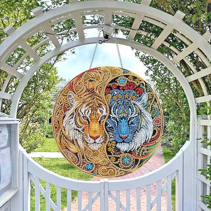 Wergund 5D DIY Tiger Diamond Art Hanging Kits, Hanging Diamond Art Animal, Acrylic Special Shaped Rhinestone, Window Hanging Pendants for Home Wall Garden Front Door Outdoor Decor Gift(Tiger)