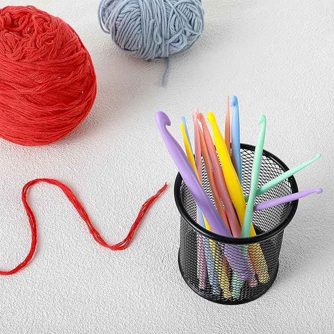 24pcs Plastic Crochet Hooks Set 2.0mm - 10.0mm Ergonomic Crochet Hooks for Arthritic Hands Extra Long Colorful Yarn Crochet Needle DIY Yarn Weaving Tool for Beginner Crocheter Scarf Hat Glove Knitting