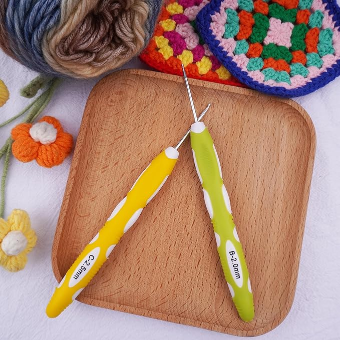 2mm 2.5mm Crochet Hook, Smooth Metal Head and Soft Rubber Grip Extra Long Ergonomic Crochet Hooks for Arthritic Hands, Beginners and Crochet Enthusiast