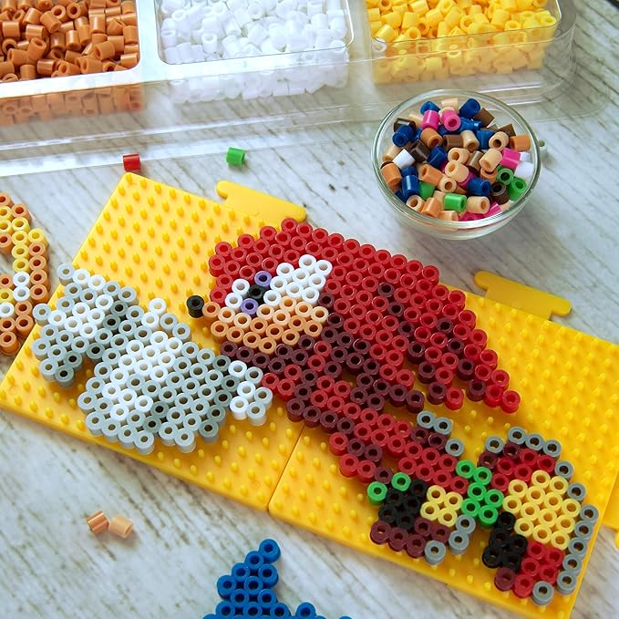Perler 80-57249 Sonic The Hedgehog Deluxe Fused Bead Craft Activity Kit with 14 Projects, Multicolor, 4504 Pieces