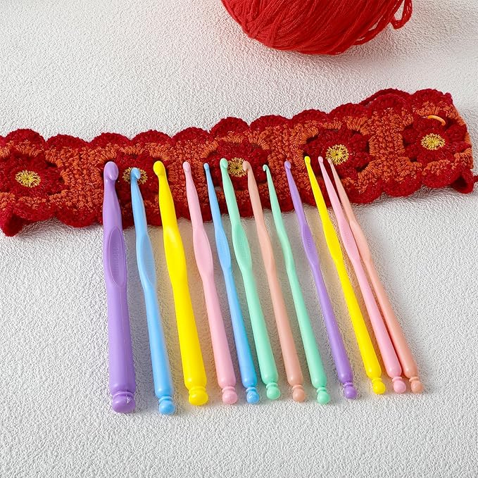 24pcs Plastic Crochet Hooks Set 2.0mm - 10.0mm Ergonomic Crochet Hooks for Arthritic Hands Extra Long Colorful Yarn Crochet Needle DIY Yarn Weaving Tool for Beginner Crocheter Scarf Hat Glove Knitting