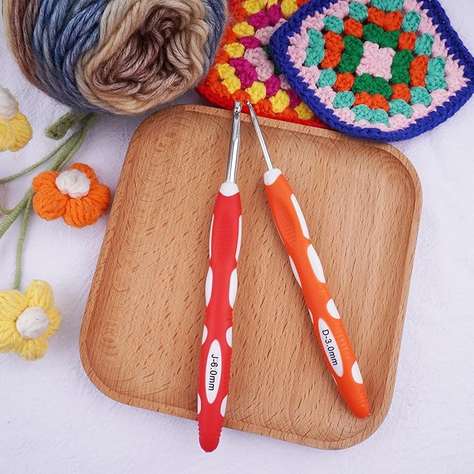 3mm 6mm Crochet Hook, Smooth Metal Head and Soft Rubber Grip Extra Long Ergonomic Crochet Hooks for Arthritic Hands, Beginners and Crochet Enthusiast,(3mm, 6mm)