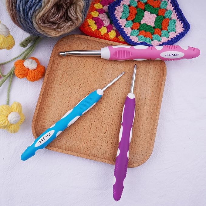 4mm 5mm 8mm Crochet Hook, Smooth Metal Head and Soft Rubber Grip Extra Long Ergonomic Crochet Hooks for Arthritic Hands, Beginners and Crochet Enthusiast